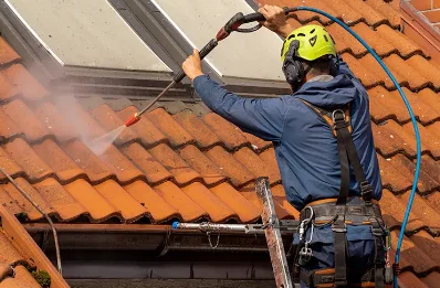 Démoussage et hydrofuge de toiture à Escala